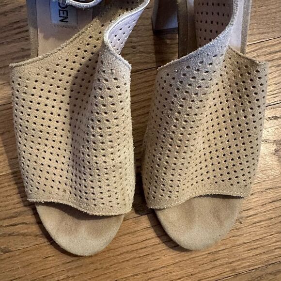 Women Steve Madden Reda Taupe Sandal Side Cutout Ankle Strap Tan 7.5 - Picture 4 of 9